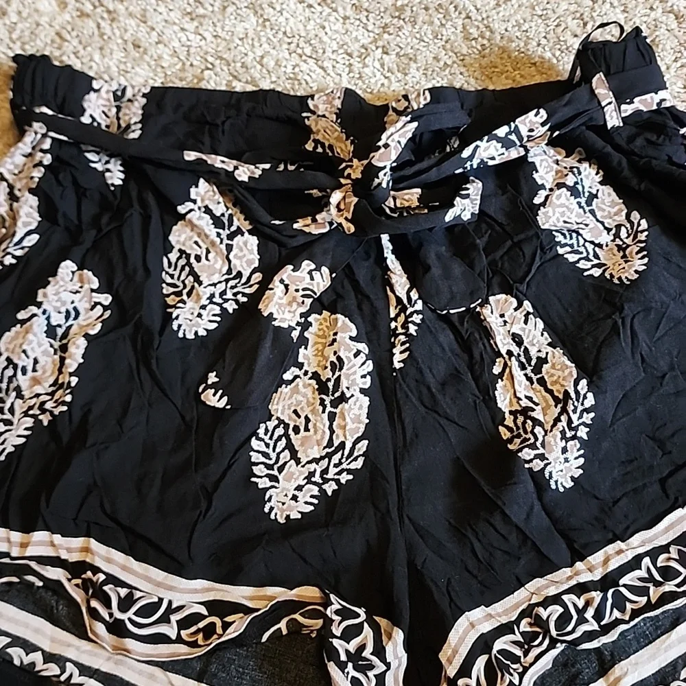 Shein Short Set - Picture 5 of 8